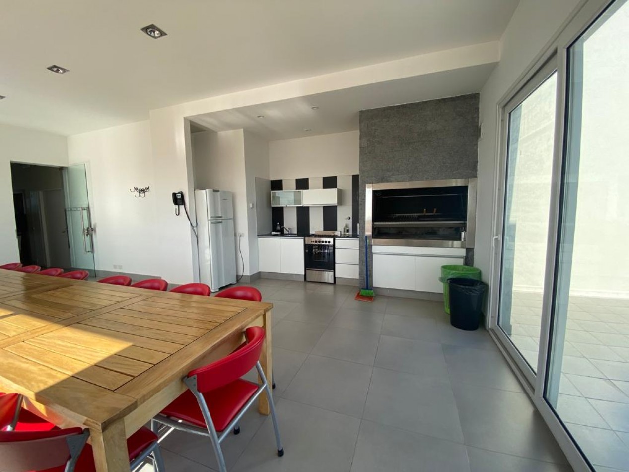 SEMIPISO 3 AMB EN VENTA - ZONA PLAYA GRANDE