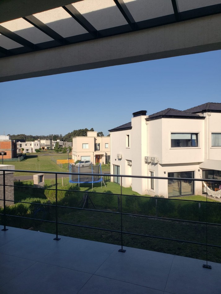 Casa 4 ambientes en Venta - Rumenco Joven
