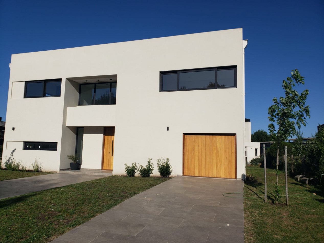Casa 4 ambientes en Venta - Rumenco Joven