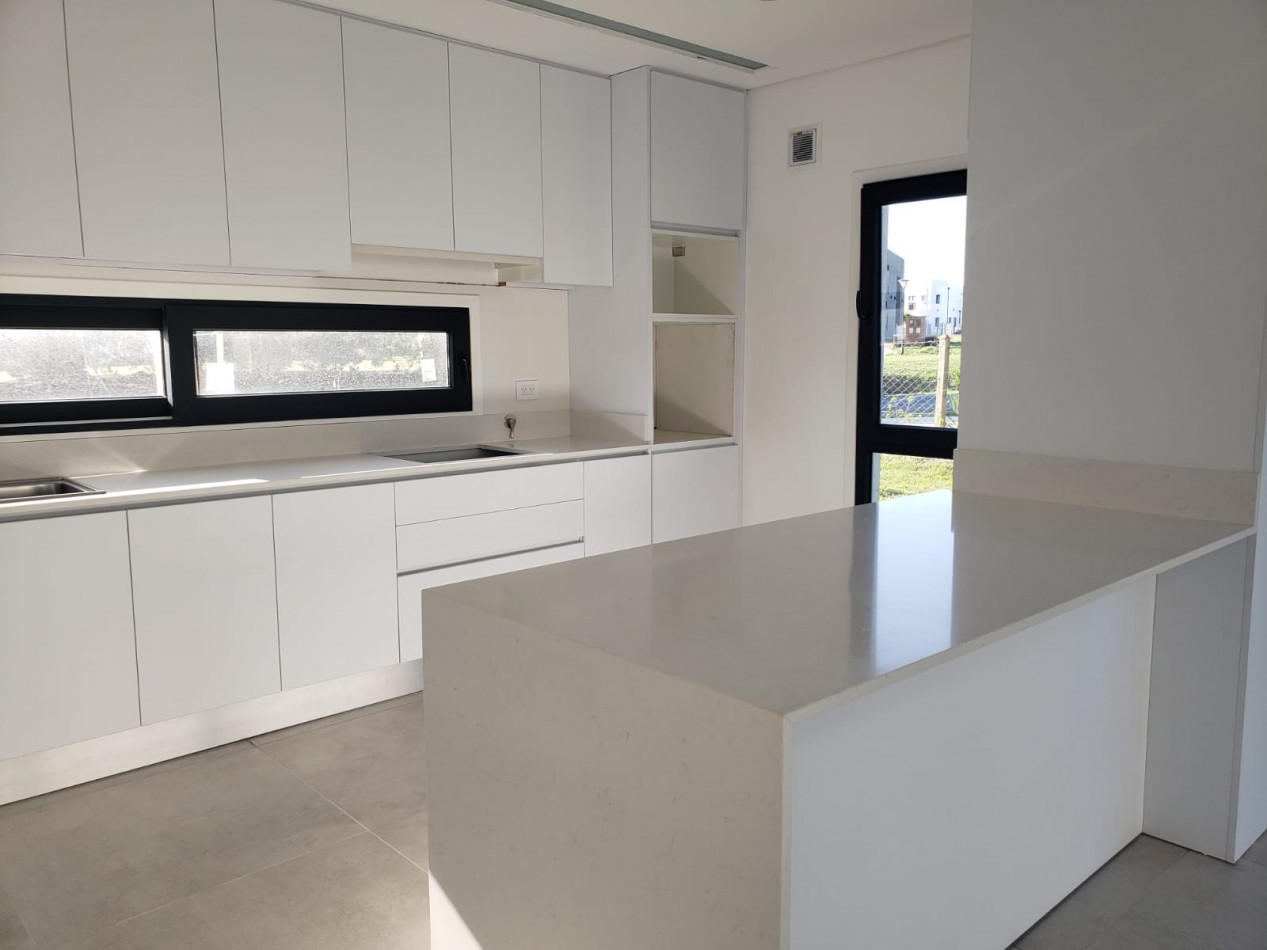 Casa 4 ambientes en Venta - Rumenco Joven