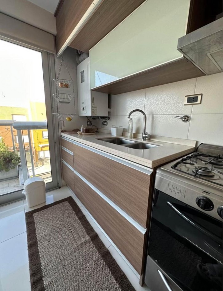 ALQUILER - Departamento 2 Ambientes Amoblado con Balcon Saliente - Perla Norte