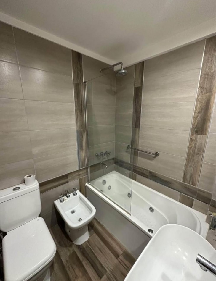 ALQUILER - Departamento 2 Ambientes Amoblado con Balcon Saliente - Perla Norte