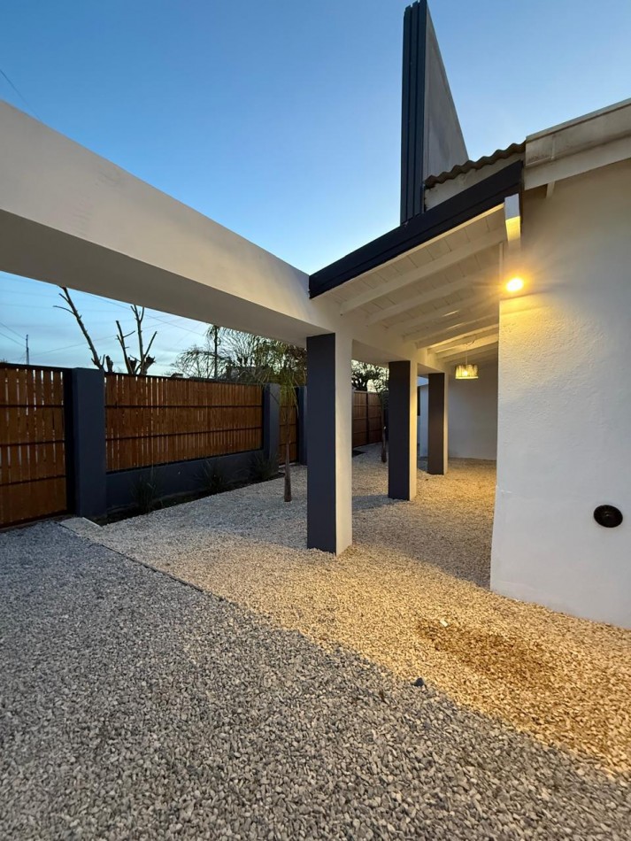 Moderna casa en Los Pinares - Totalmente reciclada, con amplio parque y piscina