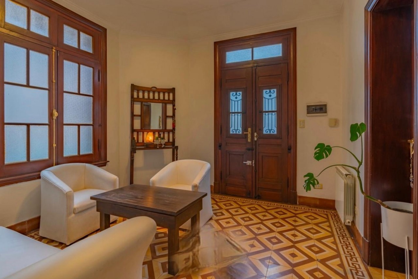 Encantadora casa estilo clasico totalmente reciclada en el corazon de La Perla