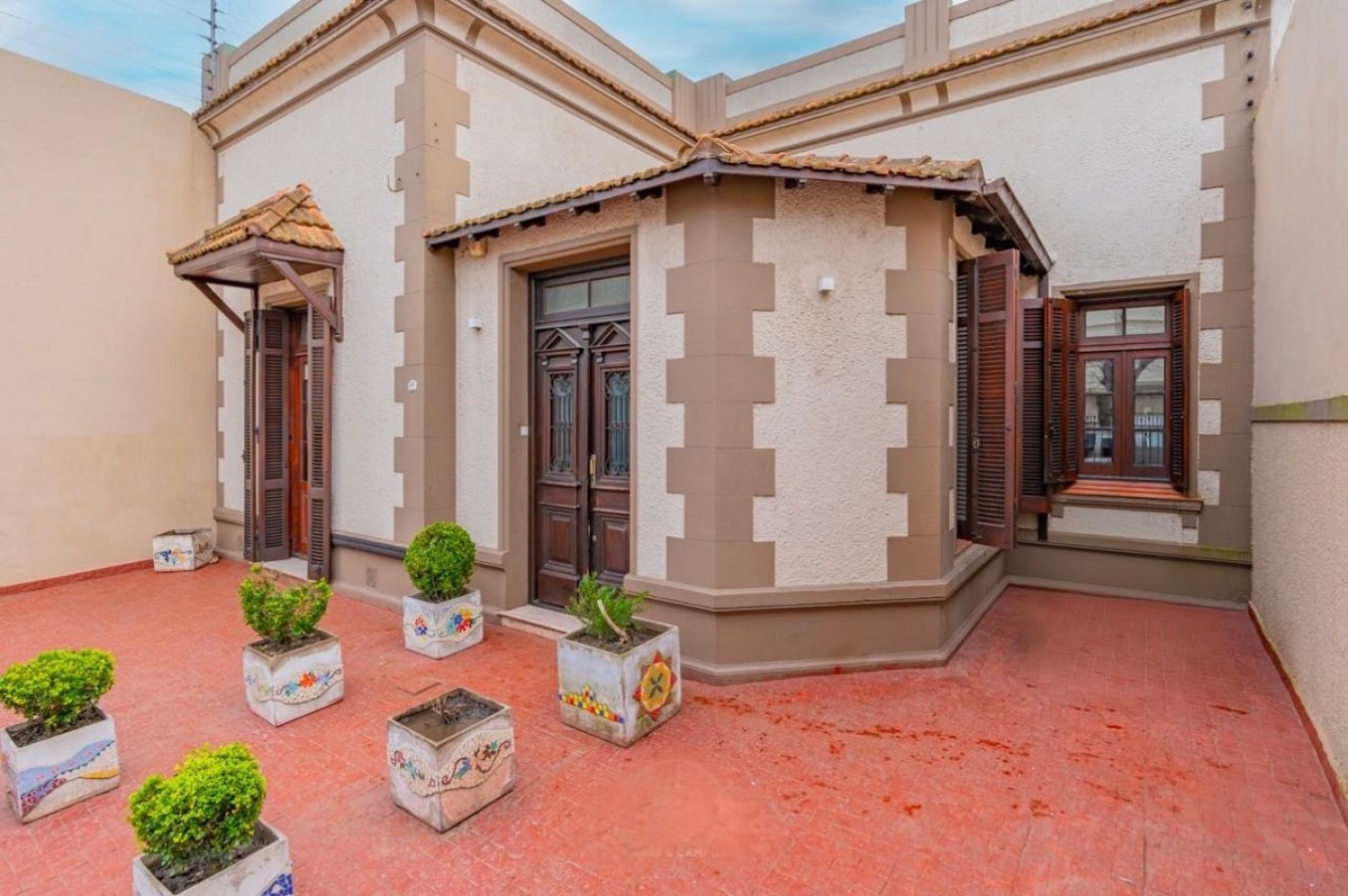 Encantadora casa estilo clasico totalmente reciclada en el corazon de La Perla