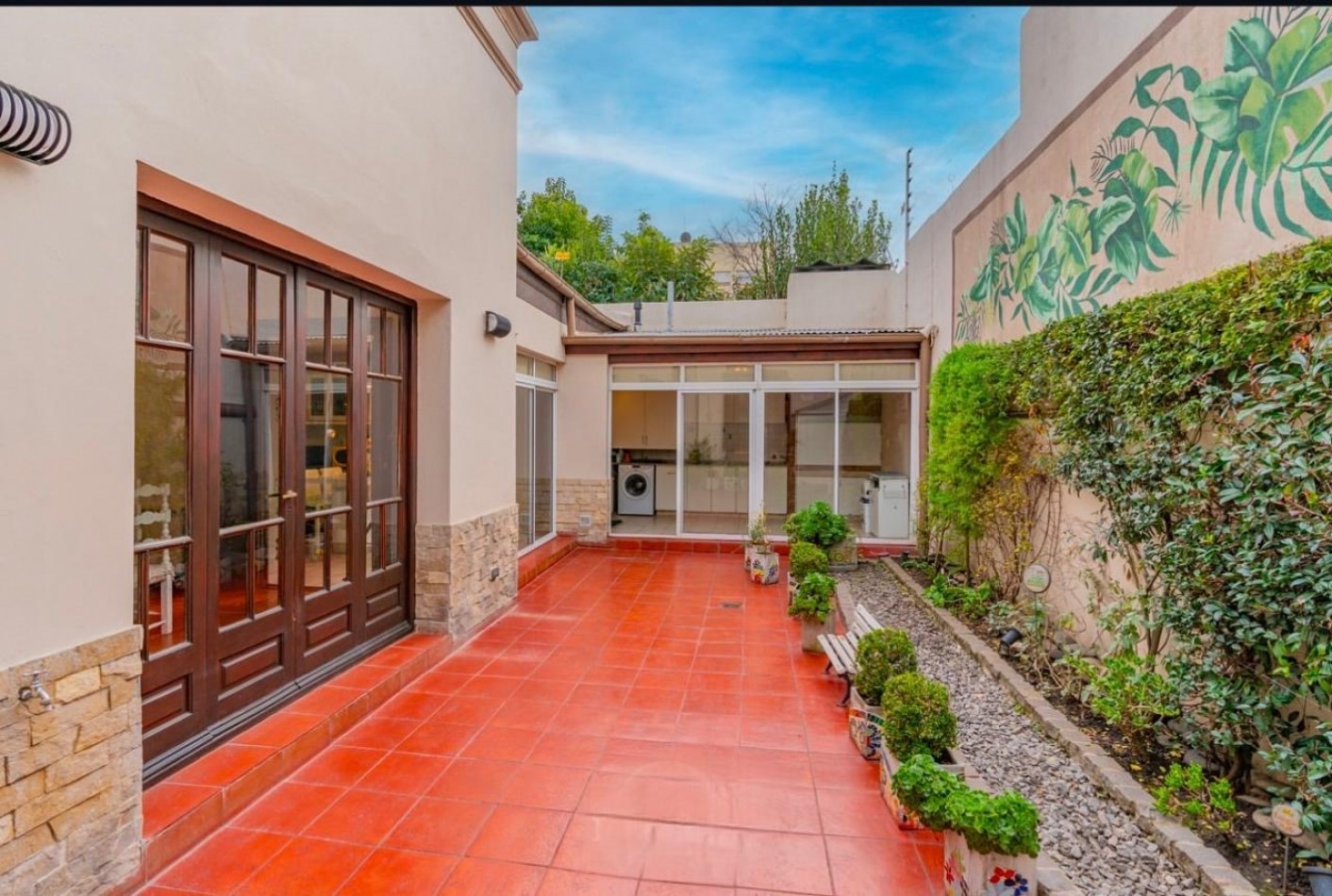 Encantadora casa estilo clasico totalmente reciclada en el corazon de La Perla
