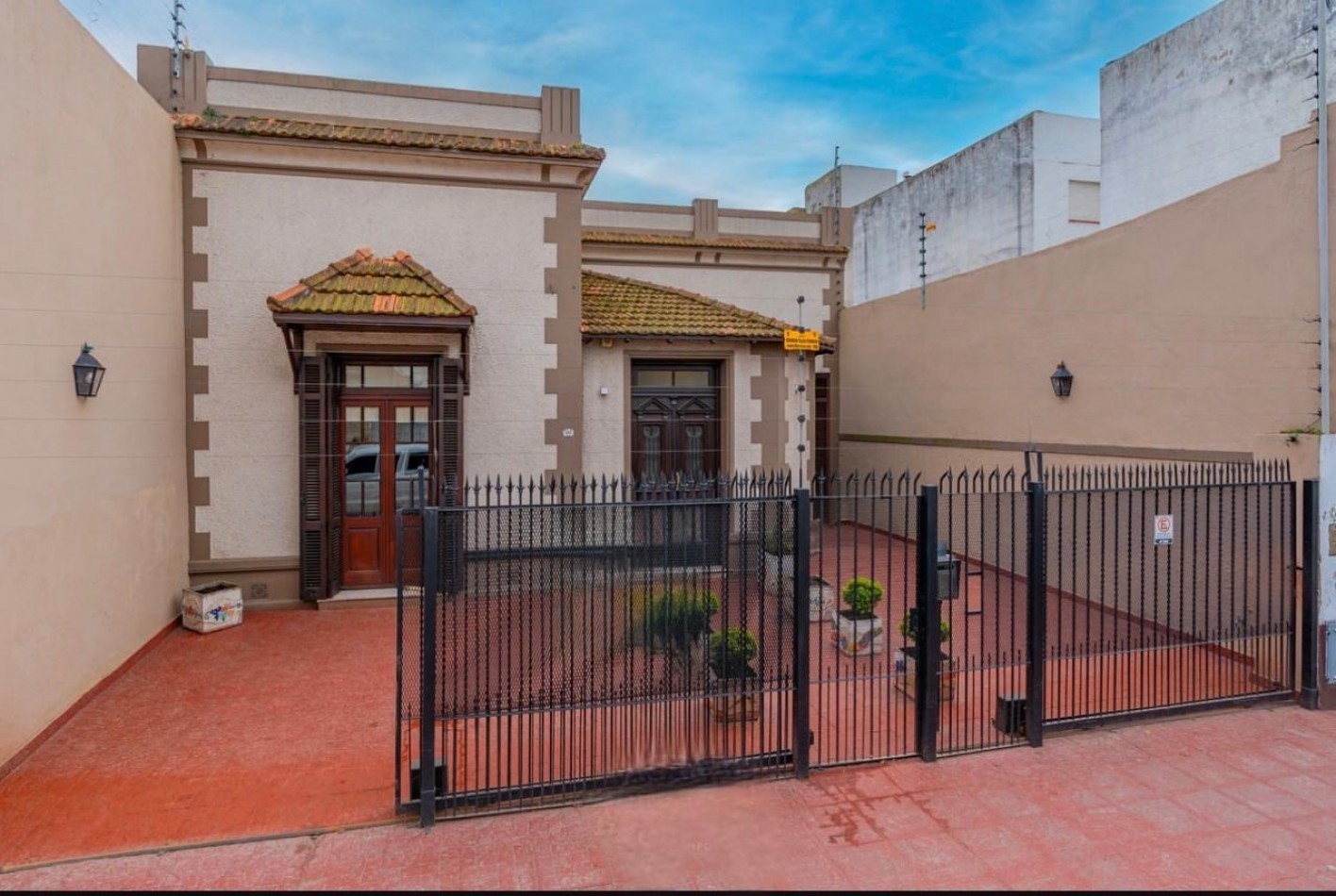 Encantadora casa estilo clasico totalmente reciclada en el corazon de La Perla
