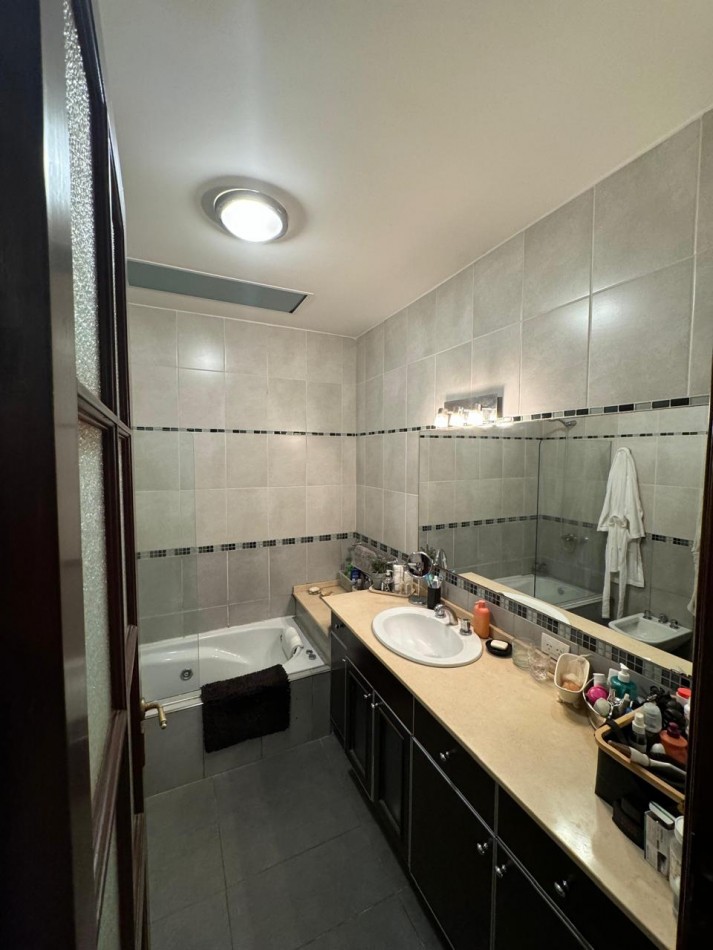 Encantadora casa estilo clasico totalmente reciclada en el corazon de La Perla