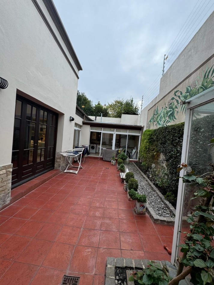 Encantadora casa estilo clasico totalmente reciclada en el corazon de La Perla